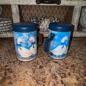 Vintage Geese Salt & Pepper Shaker Tin Set!